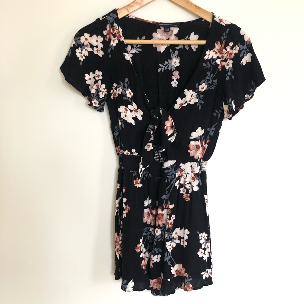AMERICAN EAGLE OUTFITTERS | Black Floral Romper with Tie Front Size XS